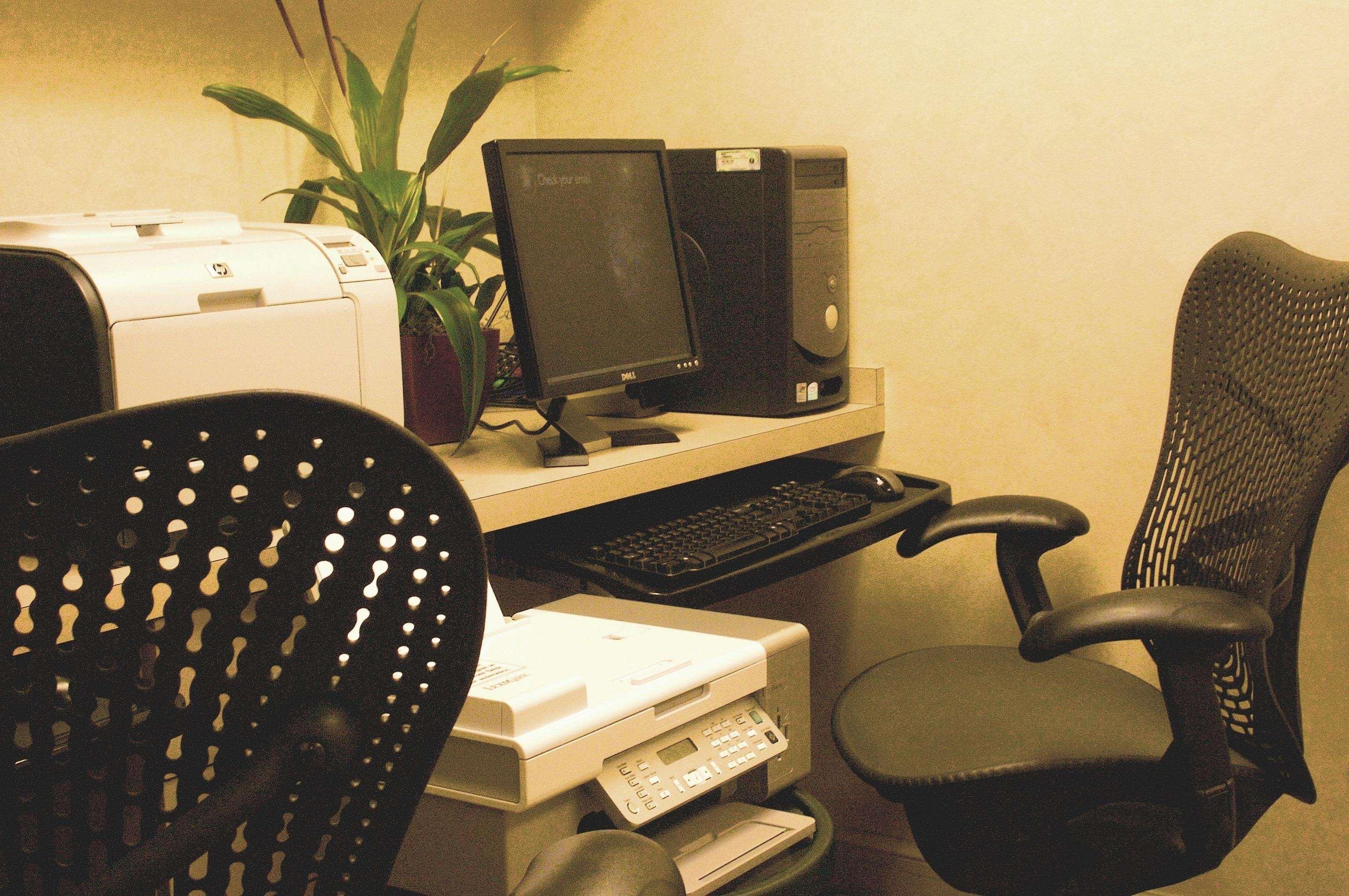 Hilton Garden Inn Tampa North Temple Terrace Business photo