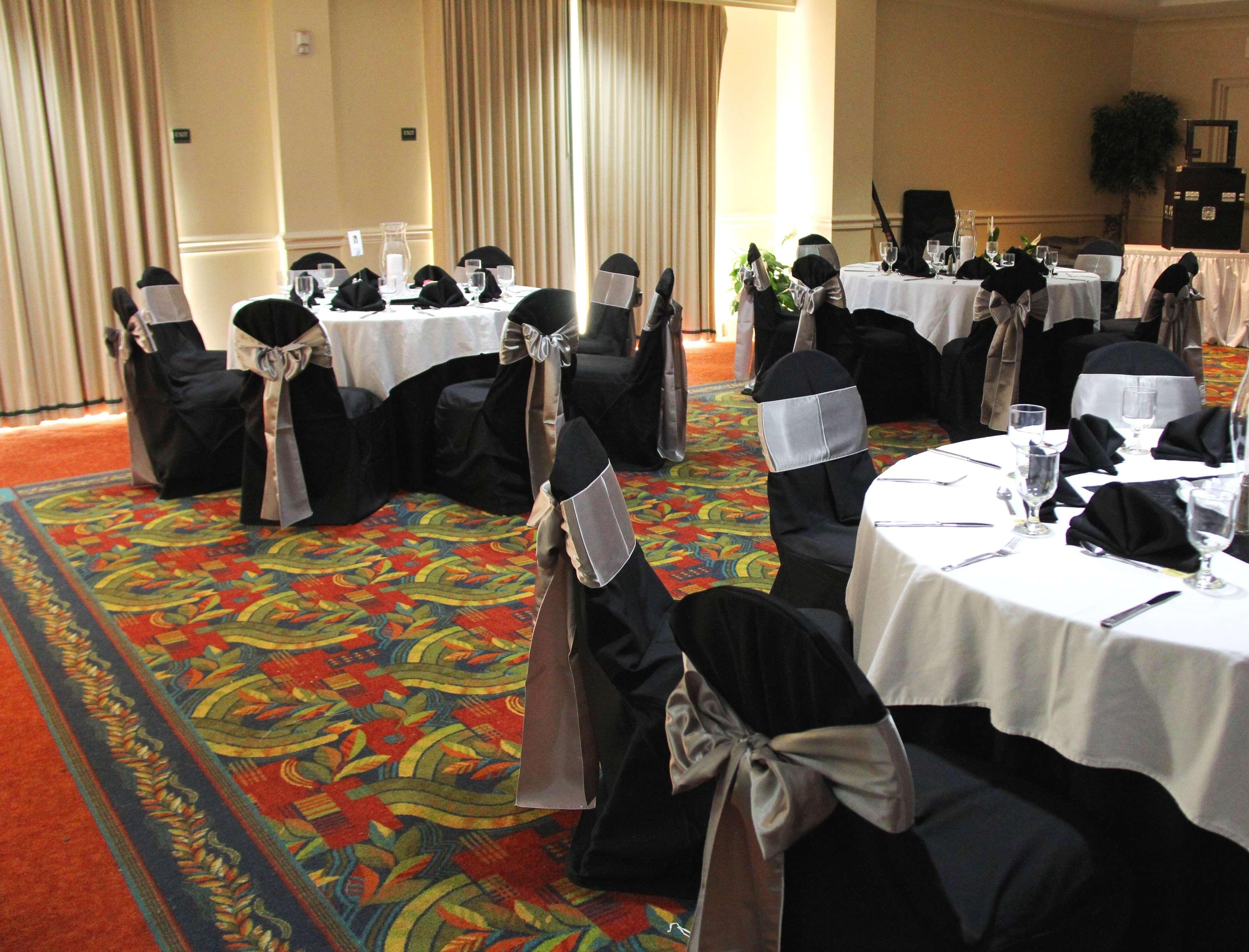 Hilton Garden Inn Tampa North Temple Terrace Restaurant photo