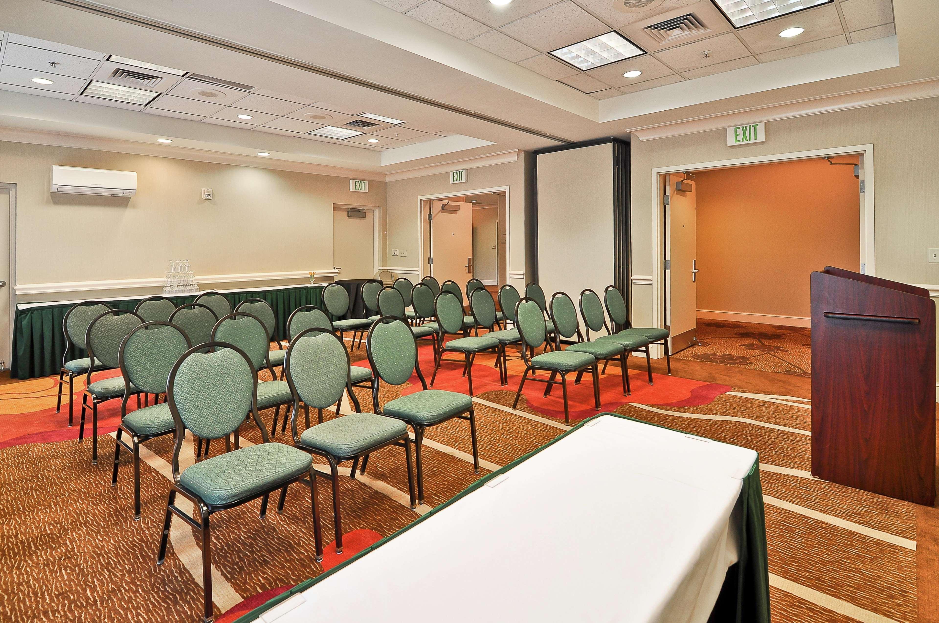 Hilton Garden Inn Tampa North Temple Terrace Exterior photo