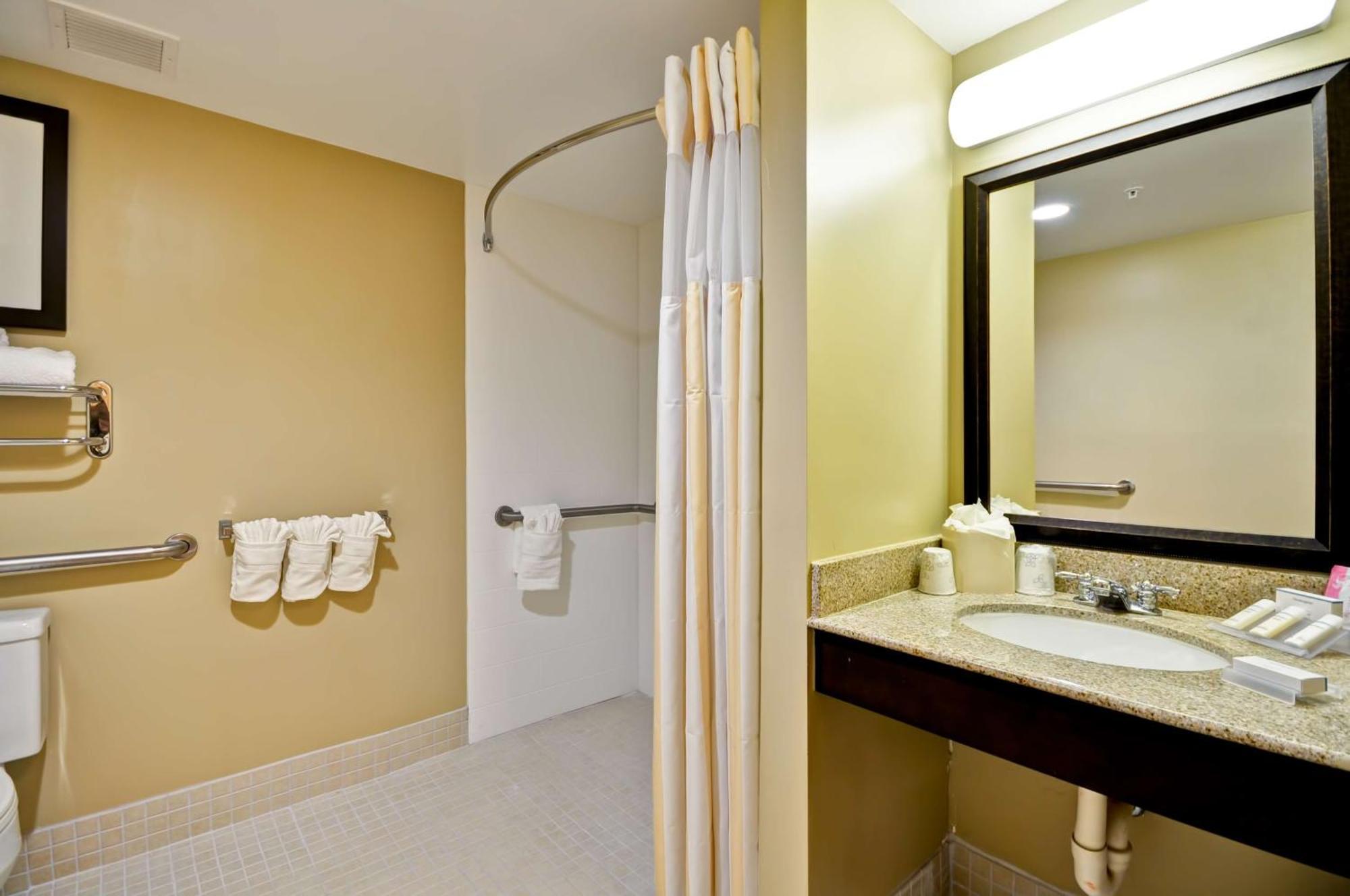 Hilton Garden Inn Tampa North Temple Terrace Exterior photo