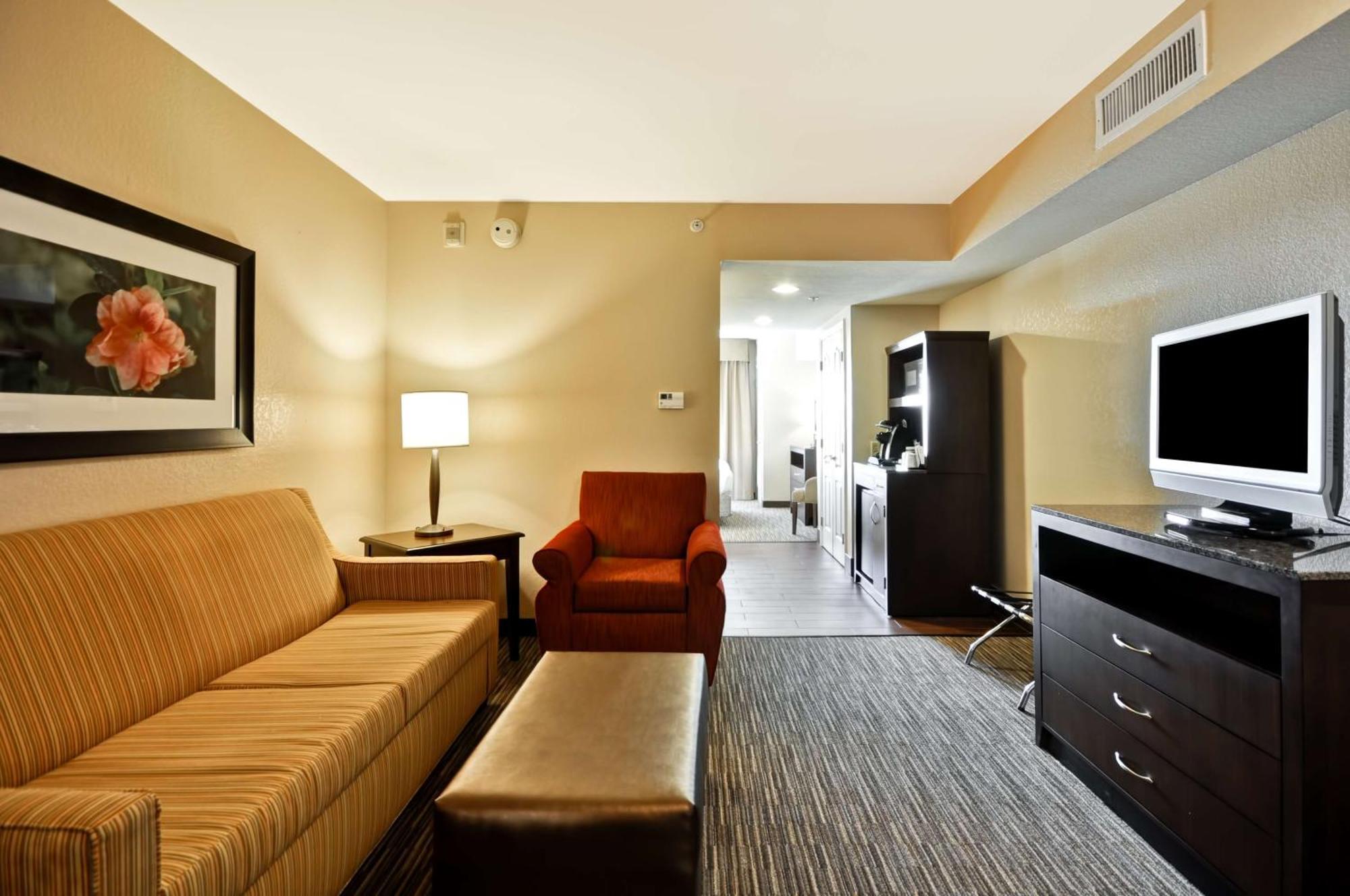 Hilton Garden Inn Tampa North Temple Terrace Exterior photo